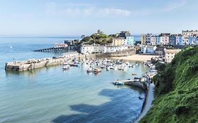 Sea Legs - 2 Bedroom Apartment - Windsor House - Tenby