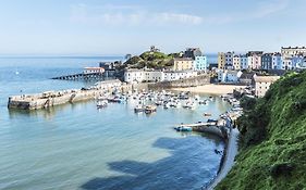 Sea Legs - 2 Bedroom Apartment - Tenby