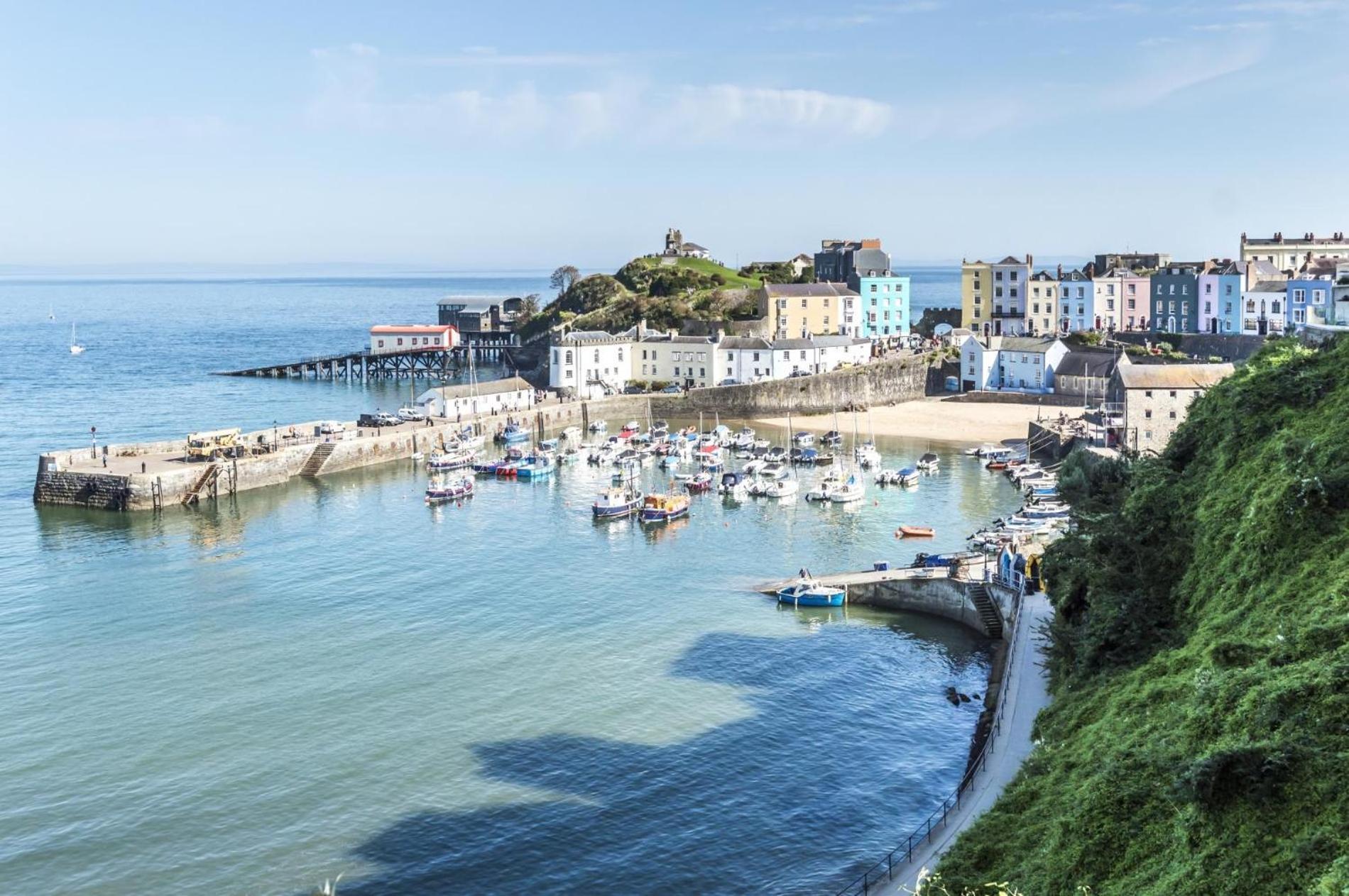 Sea Legs - 2 Bedroom Apartment - Tenby Exterior photo